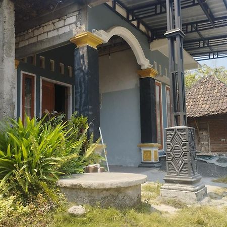 Hellsel Homestay Lamongan Buitenkant foto